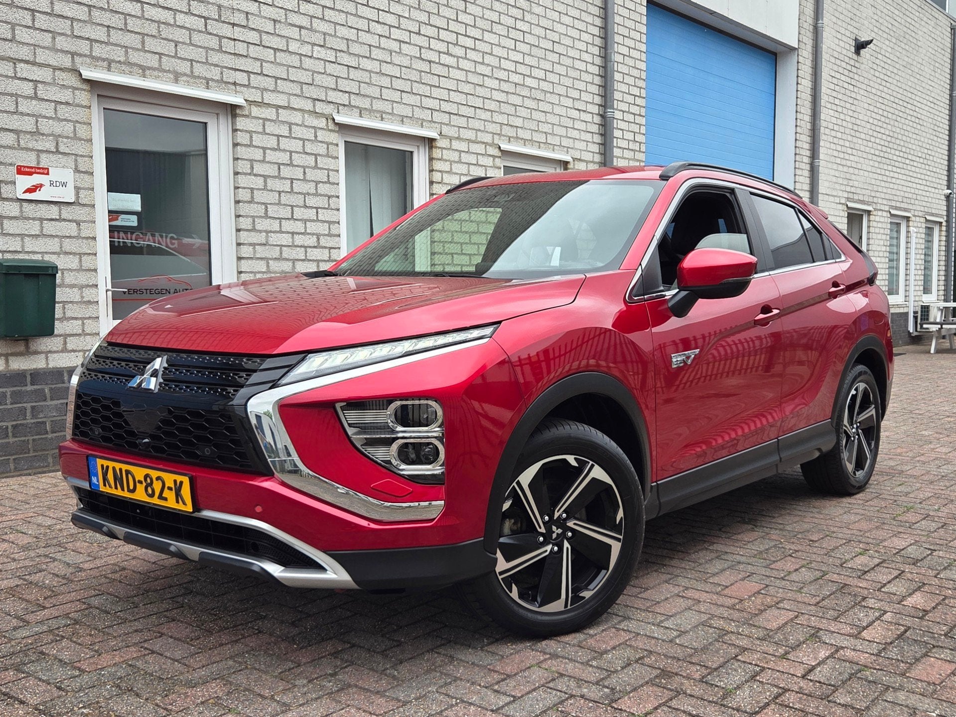 Mitsubishi Eclipse Cross 2.4 PHEV Instyle Navi/HUD/Keyless, Auto's, Automaat, Euro 6, 4 cilinders, Bedrijf