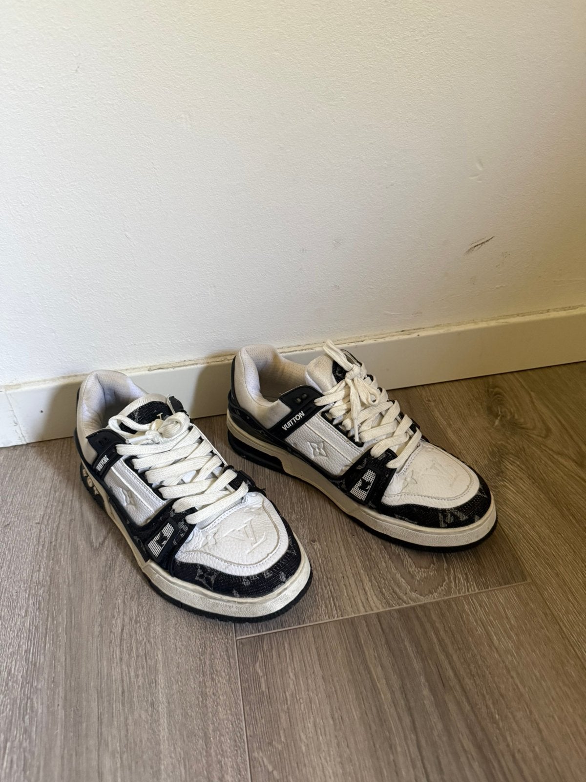 Gedragen Louis Vuttion schoenen maat 42, Ophalen of Verzenden, Gedragen, Wit