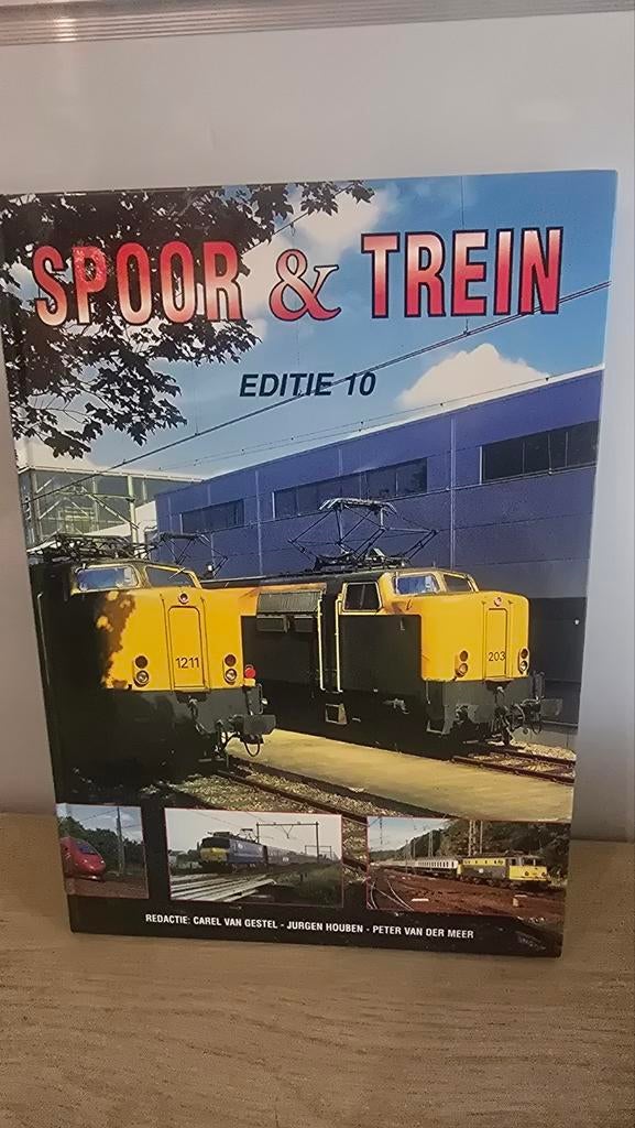 Spoor & Trein Editie 10 - Boek over treinen, Ophalen of Verzenden