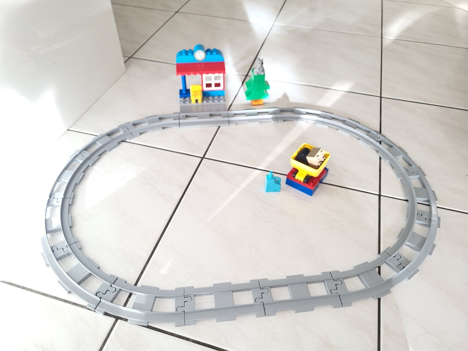 Duplo rails set met station en kiepfunctie, Gebruikt, Ophalen of Verzenden, Duplo, Duplo