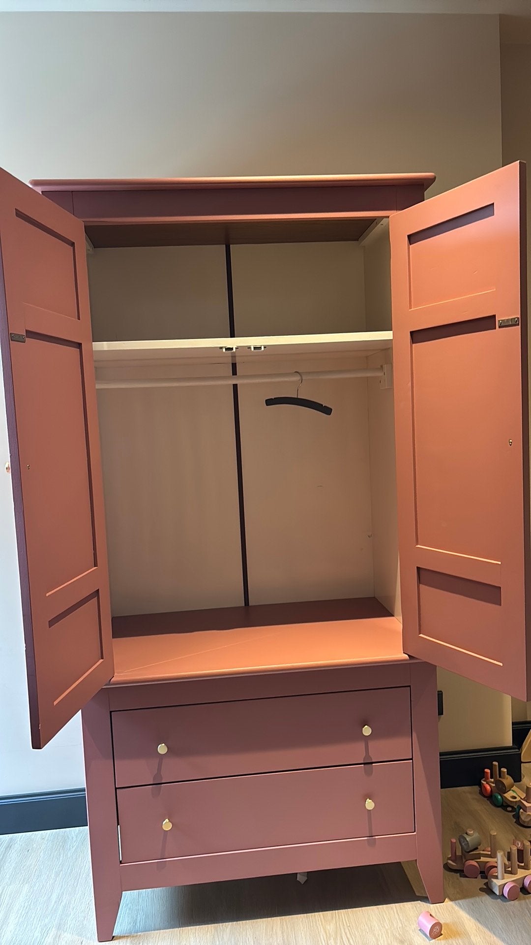 Foto 8 van Vintage commode + kledingkast met messing knoppen Uniques