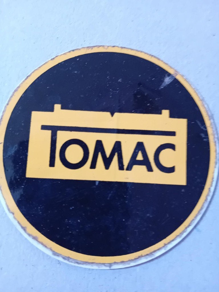 Tomac sticker logo fabrikant machines-onderdelen 7,5cm, Ophalen of Verzenden, Zo goed als nieuw, Bedrijf of Vereniging