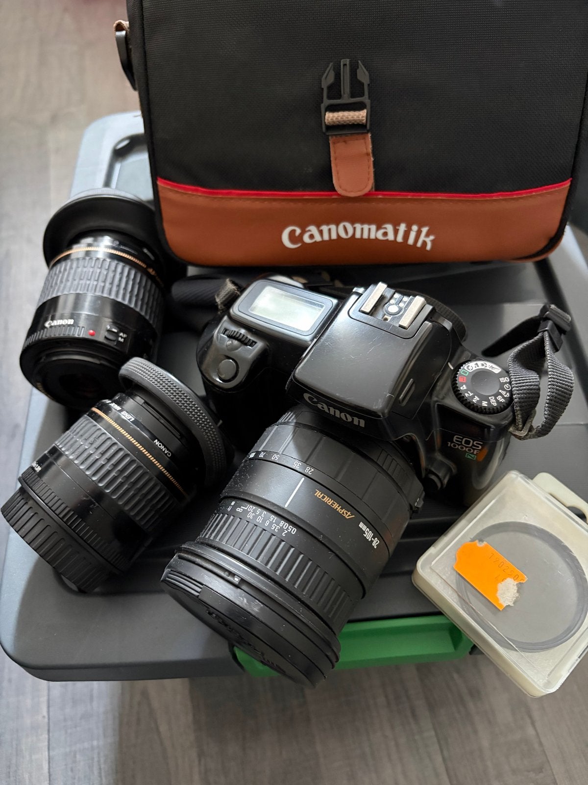 Canon EOS 1000F Spiegelreflexcamera met 3 lenzen en tas, Ophalen of Verzenden, Gebruikt, Spiegelreflex, Canon