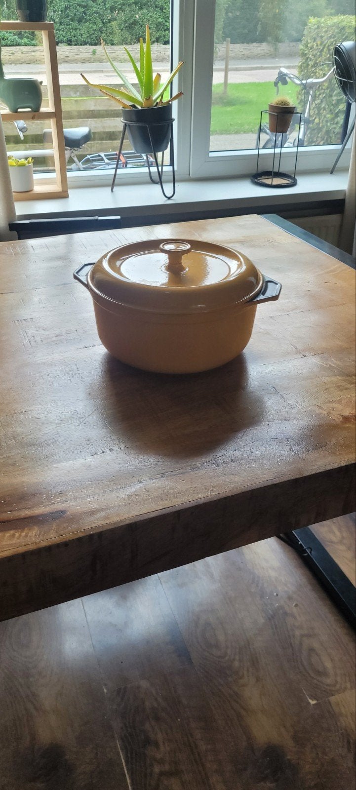 Gietijzeren Braadpan met Deksel - Geel, Gebruikt, Ophalen of Verzenden, Met deksel, Overige merken