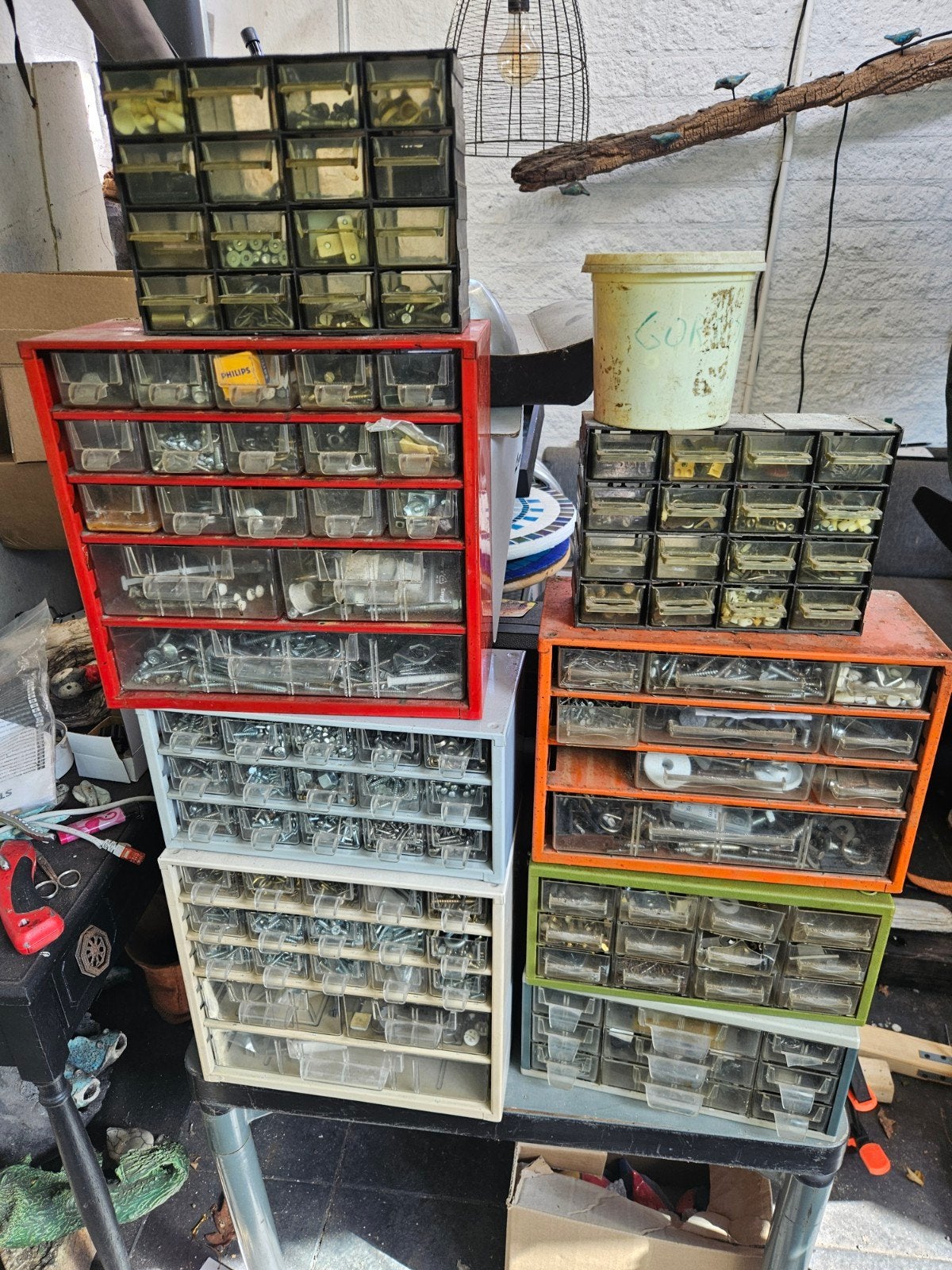 Ladenkastjes met diverse bouten, moeren en schroeven, Ophalen, Gebruikt, Vyd, Nvt