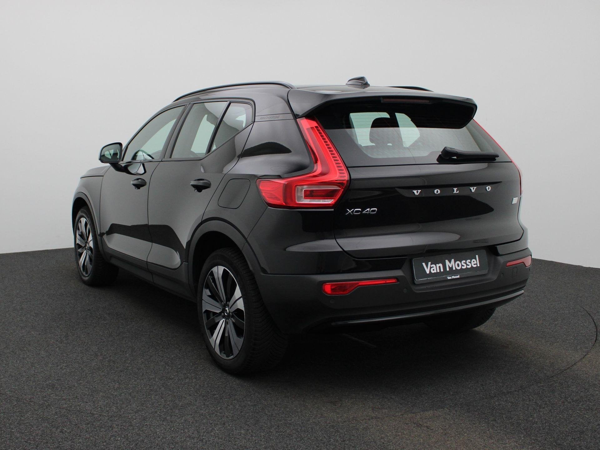 Volvo XC40 Recharge Core | NAVIGATIE | CAMERA | STOELVERWARM, 12 maanden, Stof, Gebruikt, Emergency brake assist
