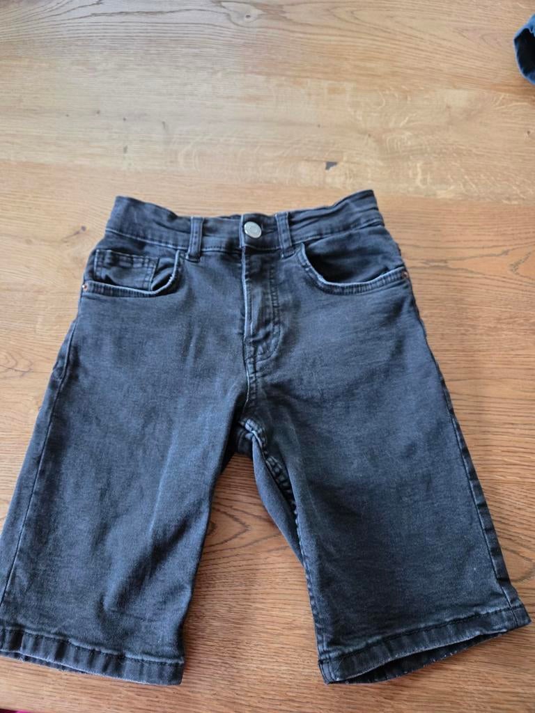 Korte broek maat 134, Kinderen en Baby's, Kinderkleding | Maat 134, Ophalen of Verzenden, Zo goed als nieuw, Jongen, Broek