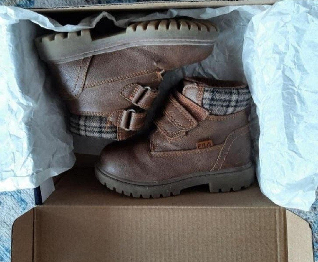 FILA Schoenen Maat 22 - Zo goed als nieuw met doos, Jongen of Meisje, Schoenen, Ophalen of Verzenden, Zo goed als nieuw