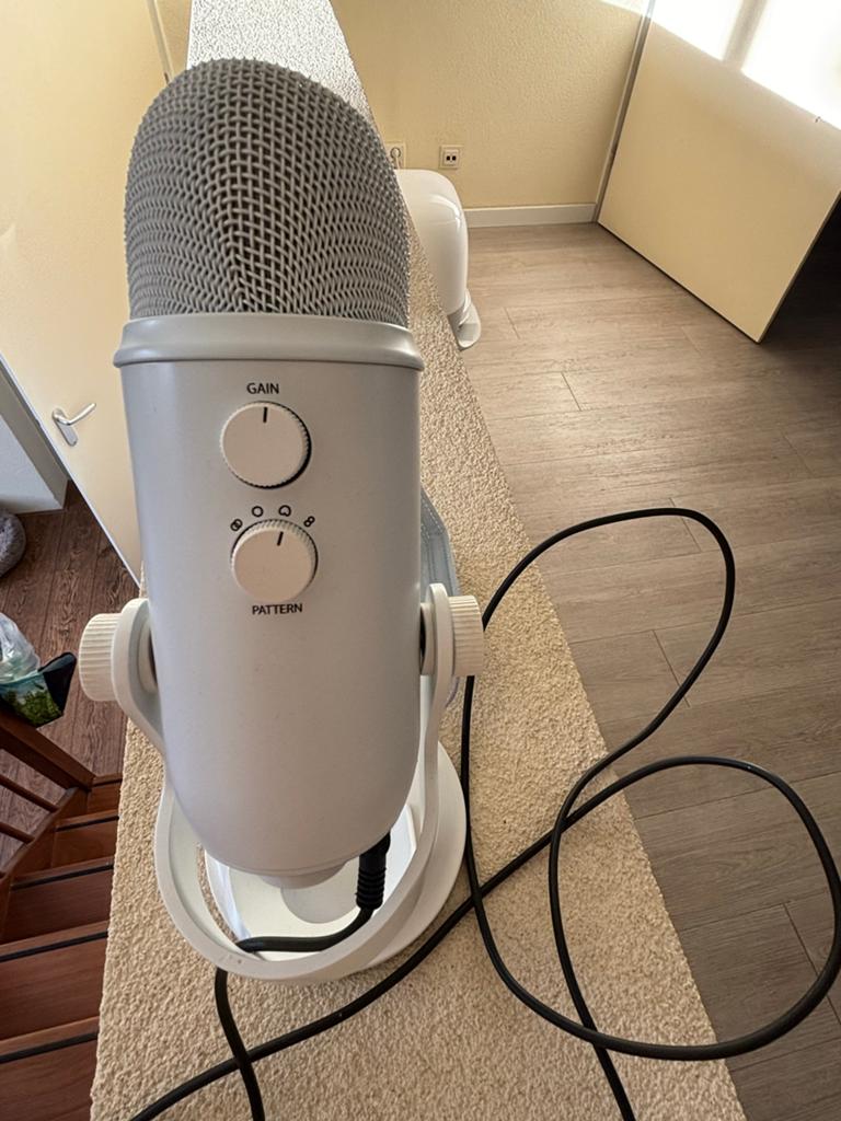 Blue Yeti USB Microfoon - Wit, Ophalen, Zo goed als nieuw, Studiomicrofoon