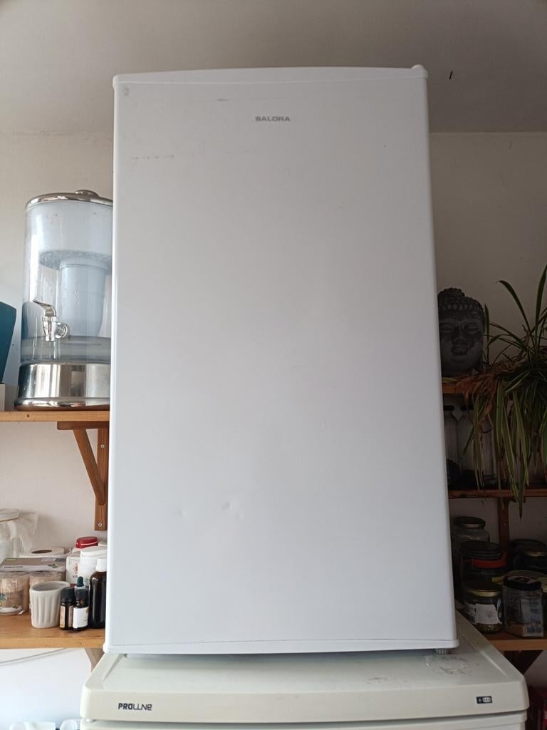 Salora Vriezer, Minder dan 60 cm, Zo goed als nieuw, Vrijstaand, Ophalen