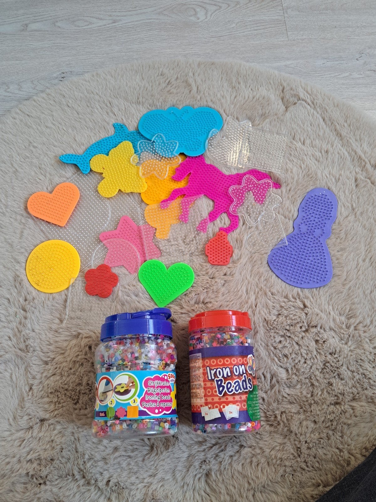 Strijkkralenset met diverse vormen en kralen, Kinderen en Baby's, Speelgoed | Educatief en Creatief, Ophalen of Verzenden, Zo goed als nieuw