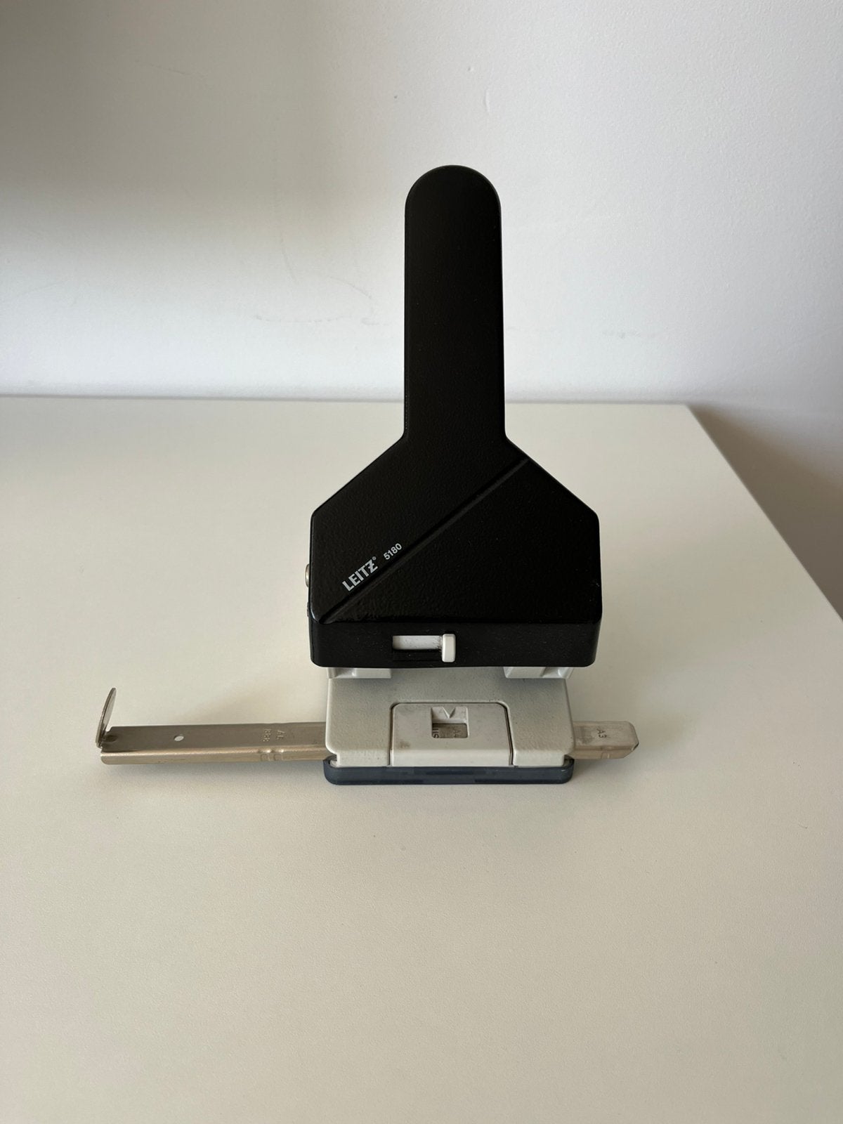 Leitz 5180 perforator (heavy duty), Diversen, Bureau-accessoires, Ophalen of Verzenden, Zo goed als nieuw