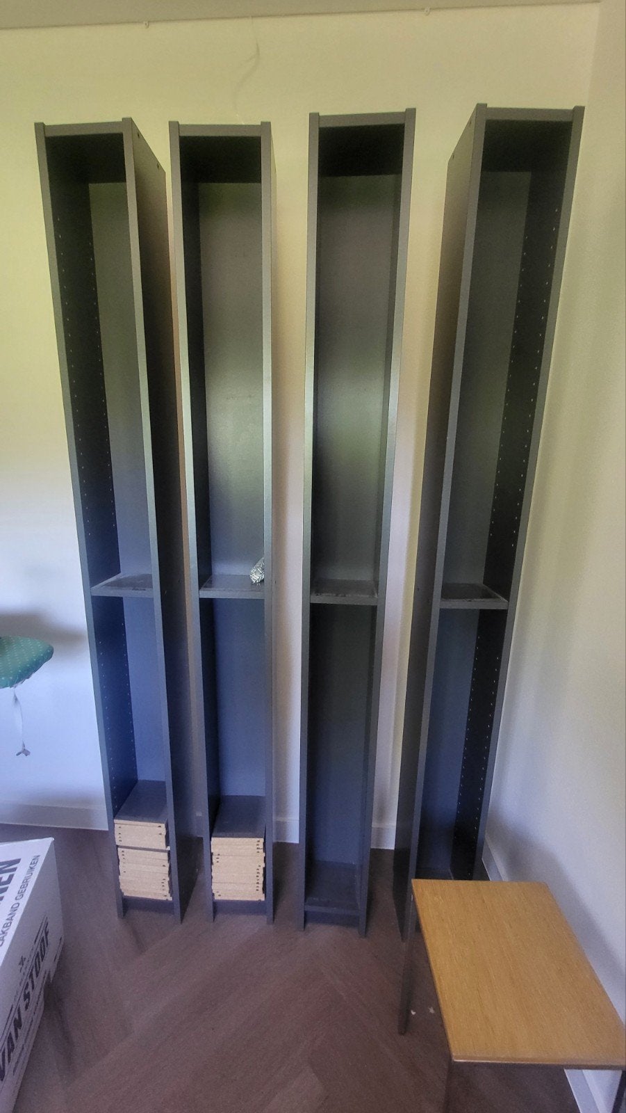 IKEA Gnedby CD/DVD kasten - Antraciet met plankjes, Ophalen, 75 tot 150 discs, Zo goed als nieuw, Hout