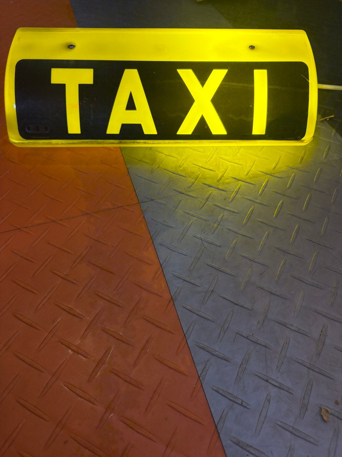 Taxi daklicht op 220 volt, Verzenden, Gebruikt, Lichtbak of (neon) lamp