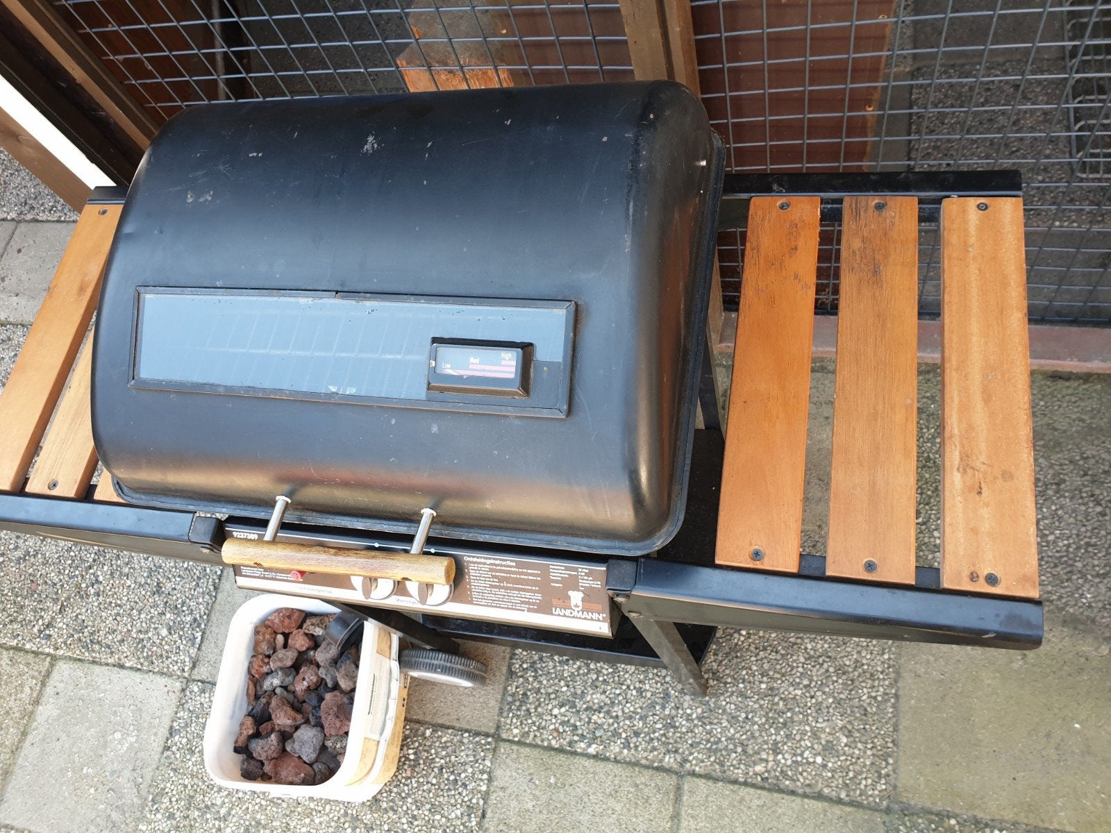 Gas bbq merk Landmann met inklapbare zijplateaus, Ophalen