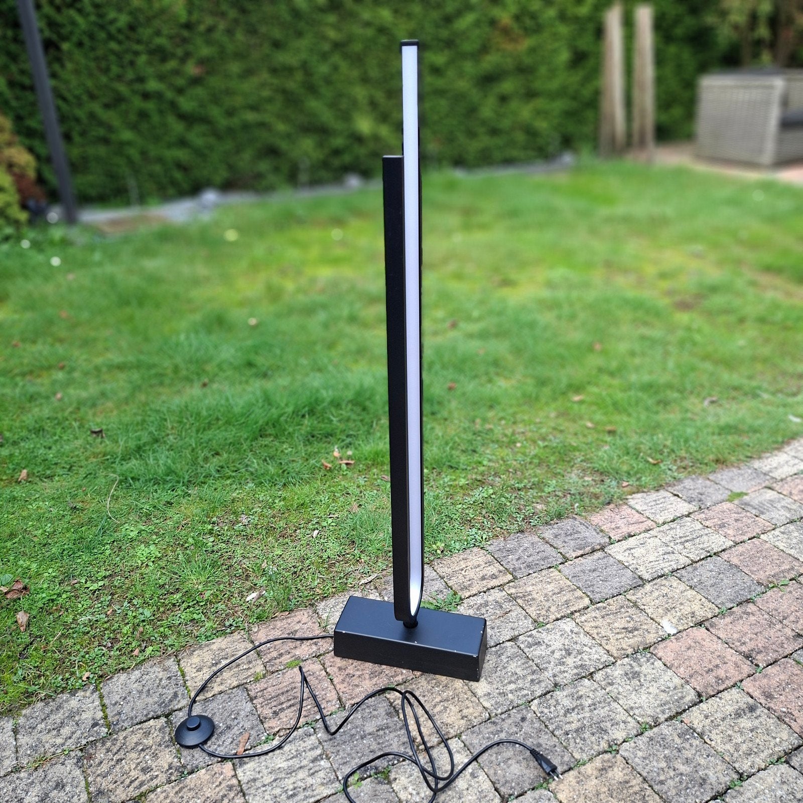 IKEA PILSKOTT LED vloerlamp - Zwart, modern design, Ophalen, 100 tot 150 cm, Overige fittingen, Zo goed als nieuw
