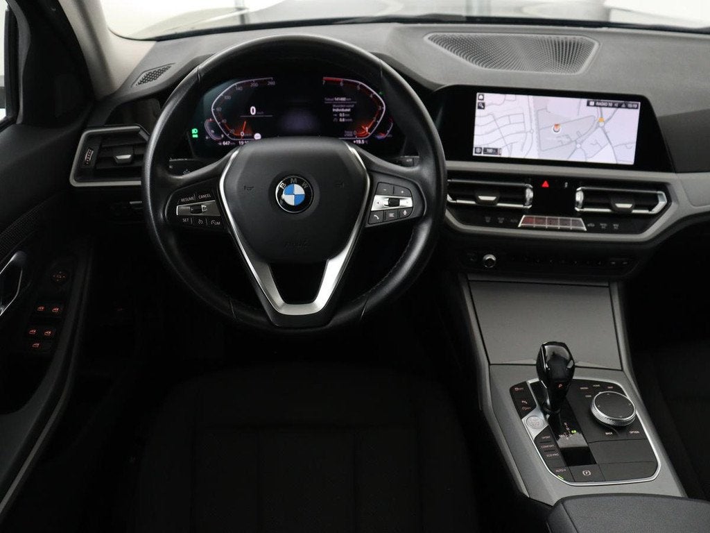 BMW 3-serie 320i Executive Edition | Panoramadak | Carplay |, Auto's, Automaat, 1998 cc, Gebruikt, Euro 6