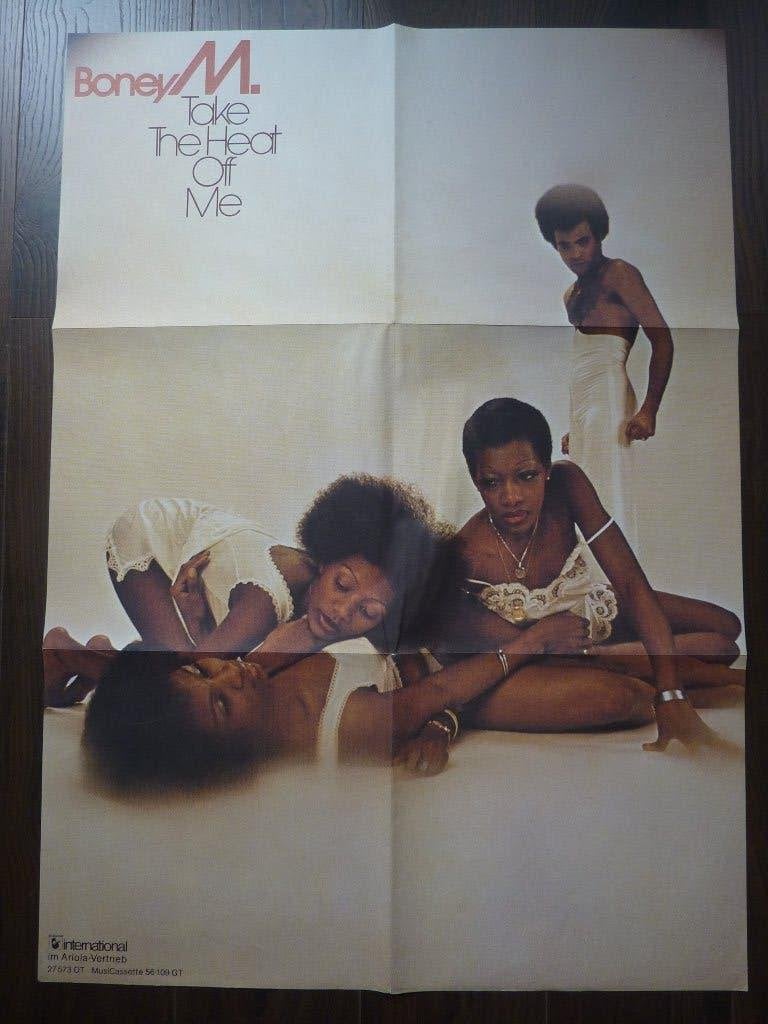poster Boney M Take the heat off me 84x60 cm jaren 70 soul, Verzamelen, Verzenden, Zo goed als nieuw, Poster, Artwork of Schilderij