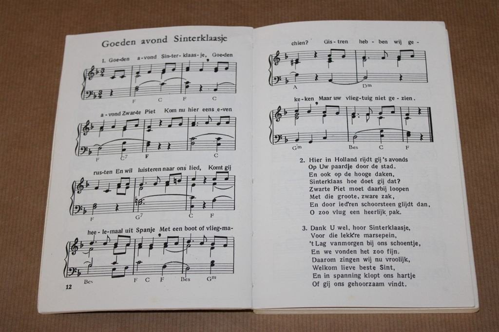 17 Sint Nicolaasliederen en 32 Kerstliederen. Piano., Muziek en Instrumenten, Bladmuziek, Gebruikt, Klassiek, Ophalen of Verzenden
