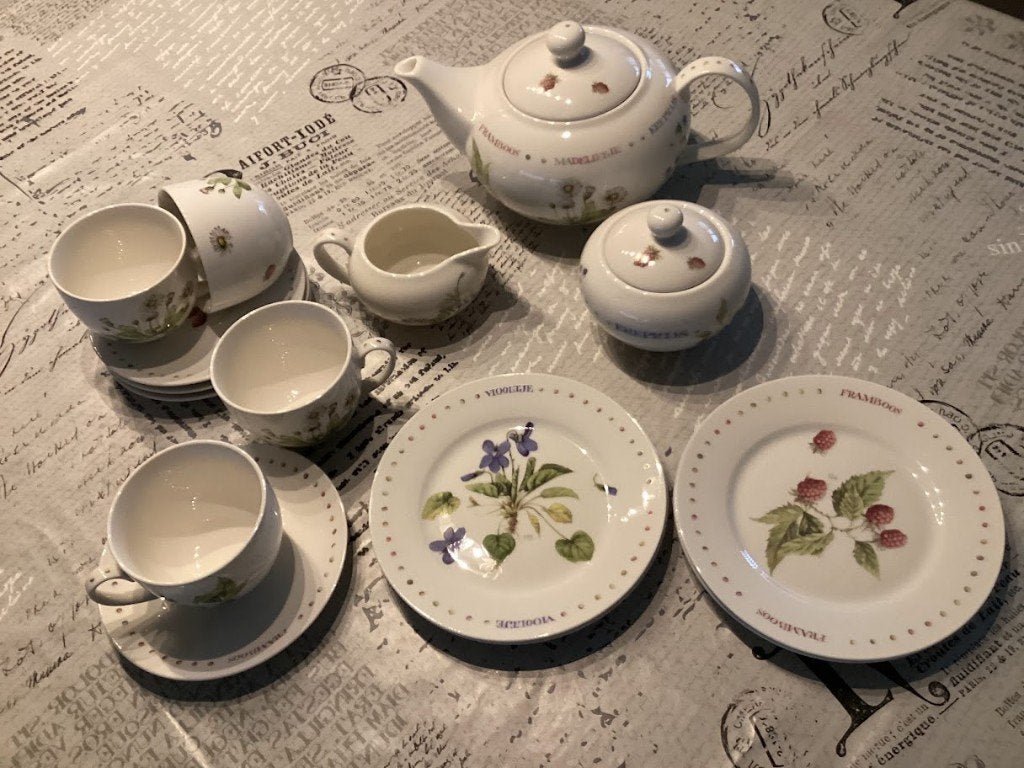 theeservies Marjolein Bastin wild flowers, zonder bordjes, Ophalen, Nieuw, Porselein, Theepot