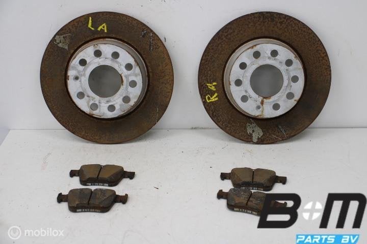 Set schijven + blokken achterzijde VW Golf 7 1K0615601AA, Auto-onderdelen, Gebruikt
