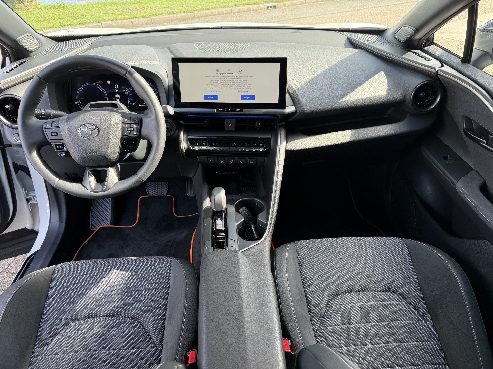 Toyota C-HR 1.8 Hybrid 140 Executive * Panodak * Trekhaak *, Auto's, 12 maanden, 4 cilinders, Wit, Bedrijf