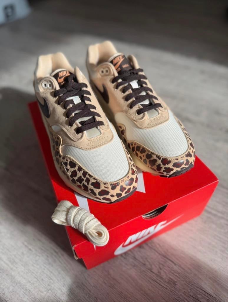 Nike Air Max 1 Leopard - Nieuw in doos, Kleding | Dames, Schoenen, Ophalen of Verzenden, Nieuw, Bruin, Sneakers of Gympen