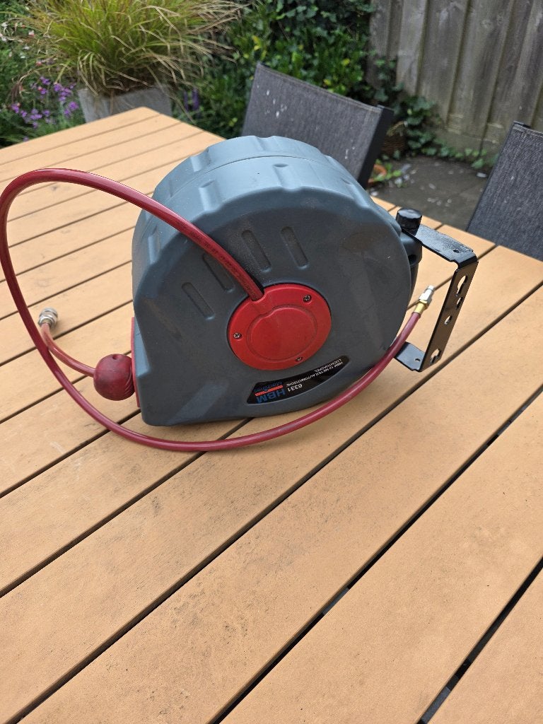 HBM automatische luchthaspel 12 meter, 100 liter of meer, Ophalen of Verzenden, Zo goed als nieuw, 6 tot 10 bar