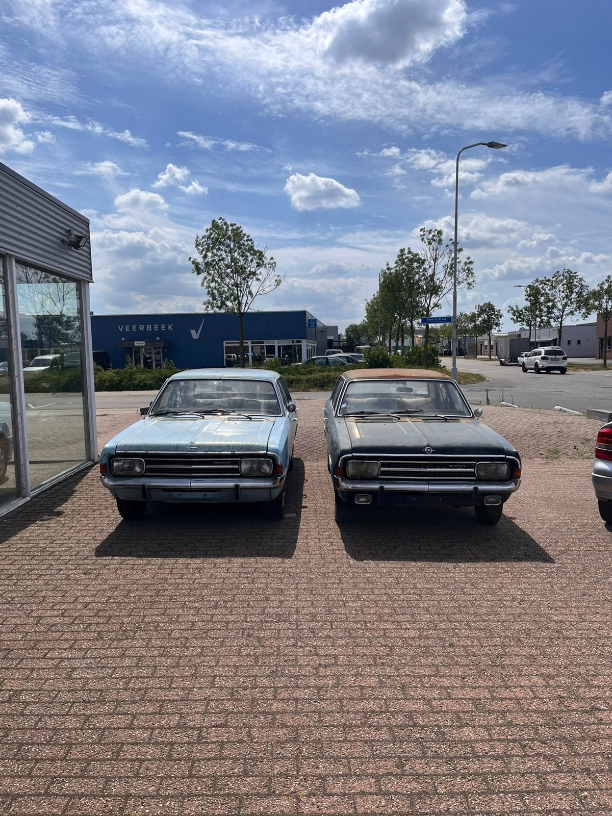 Commodore A Coupe en Record C, Auto's, Oldtimers, Bedrijf, Opel, Benzine, Coupé, Rood, Achterwielaandrijving, Ophalen