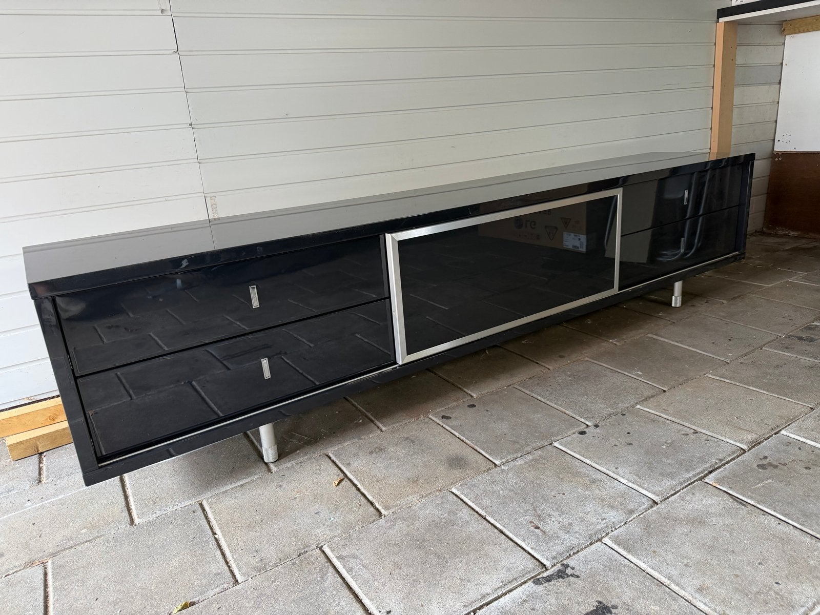 Modern TV-meubel met lades en glazen schuifdeur, Huis en Inrichting, Kasten | Televisiemeubels, Ophalen, Overige materialen, Zo goed als nieuw