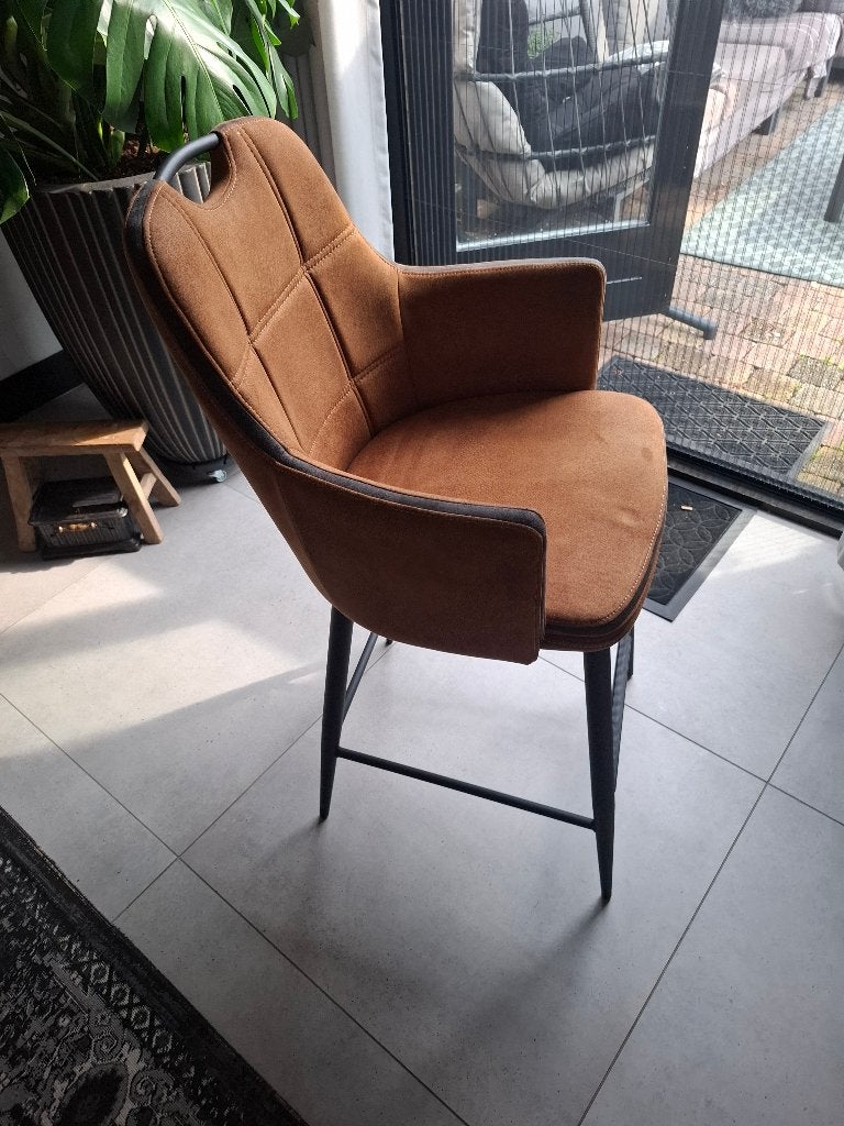2 barkrukken cognac kleur, Huis en Inrichting, Ophalen, Gebruikt, Met voetsteun, 60 tot 90 cm