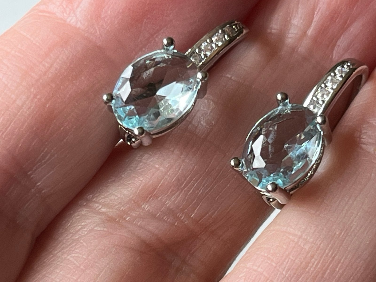 Zilveren oorbellen Aquamarijn & Topaas - Facetgeslepen, Sieraden, Tassen en Uiterlijk, Oorbellen, Hangers, Zo goed als nieuw, Met edelsteen