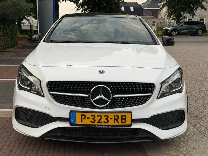 Mercedes-Benz CLA 180 (AMG look) | 120.052 km, Auto's, 4 cilinders, 715 kg, 1200 kg, Particulier
