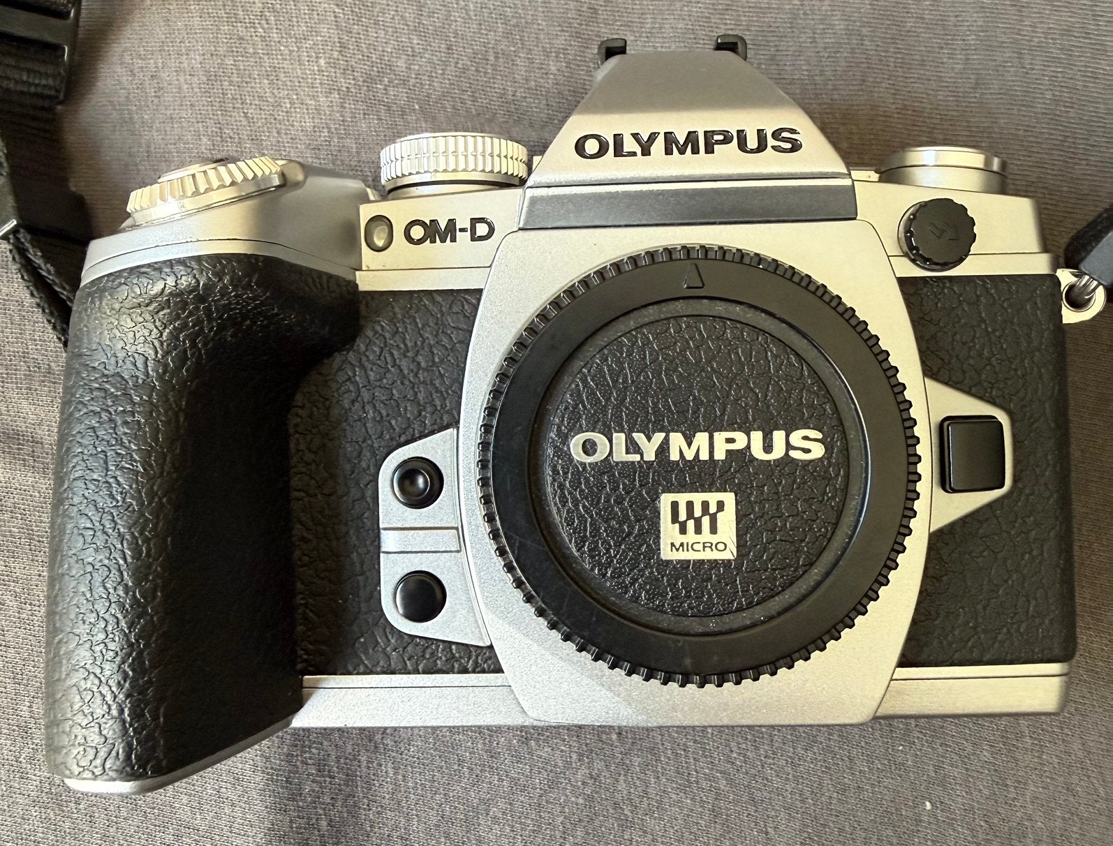Te koop een ZGAN Olympus OM-D E-M1 Mark I Zilver, Ophalen of Verzenden, 1980 tot heden, Fototoestel