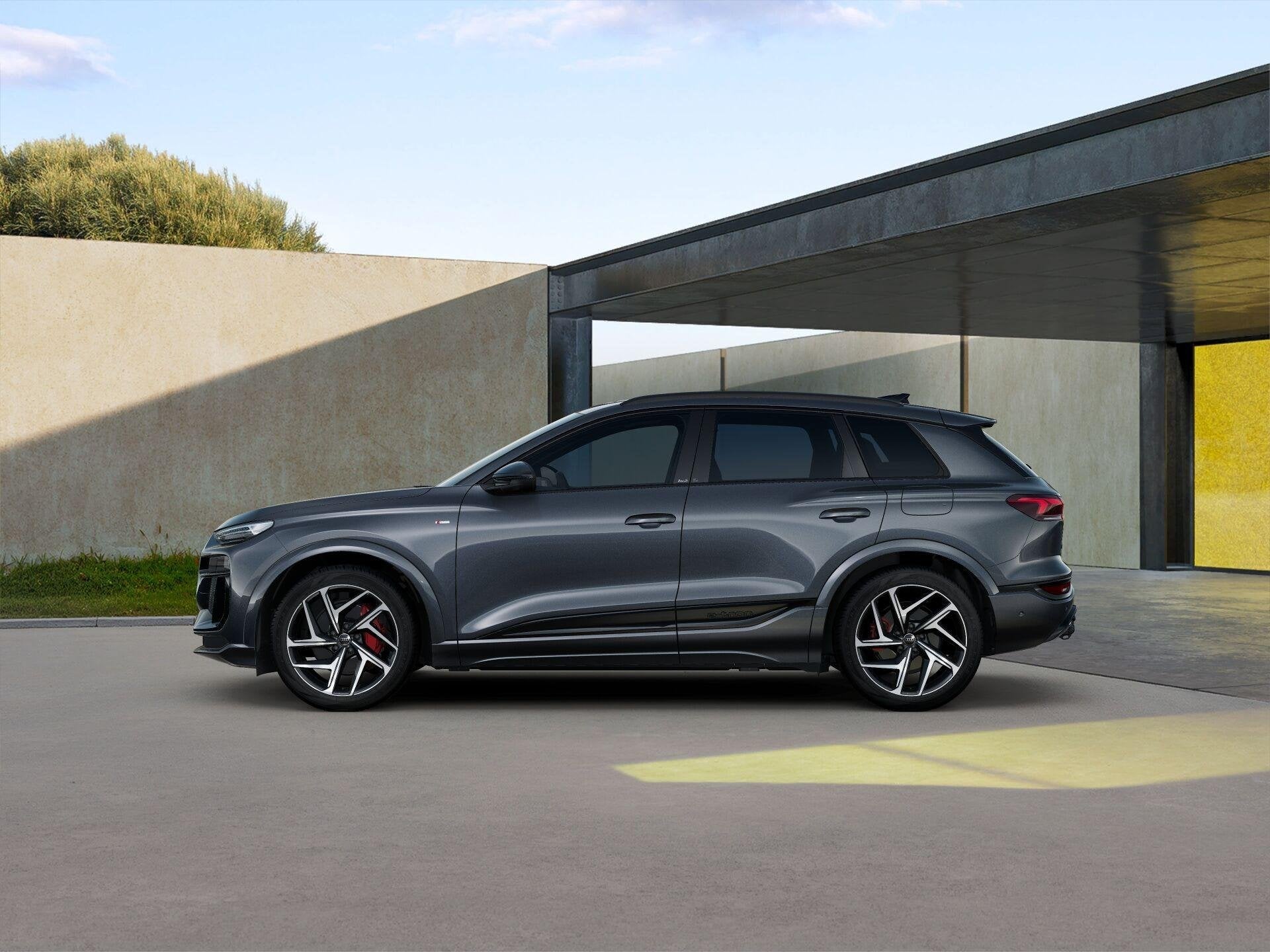 Audi Q6 e-tron 306pk S edition Performance 100 kWh | Trekhaa, Automaat, 12 maanden, Automatische klimaatregeling, Leder en Stof