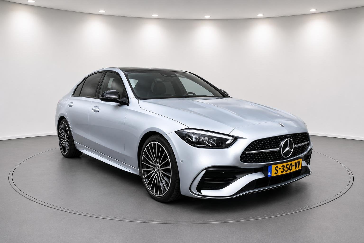 Mercedes-Benz C-klasse 200 AMG Luxury Line Pano dak Night Pa, Auto's, Mercedes-Benz, Achterwielaandrijving, 4 cilinders, Met garantie (alle)