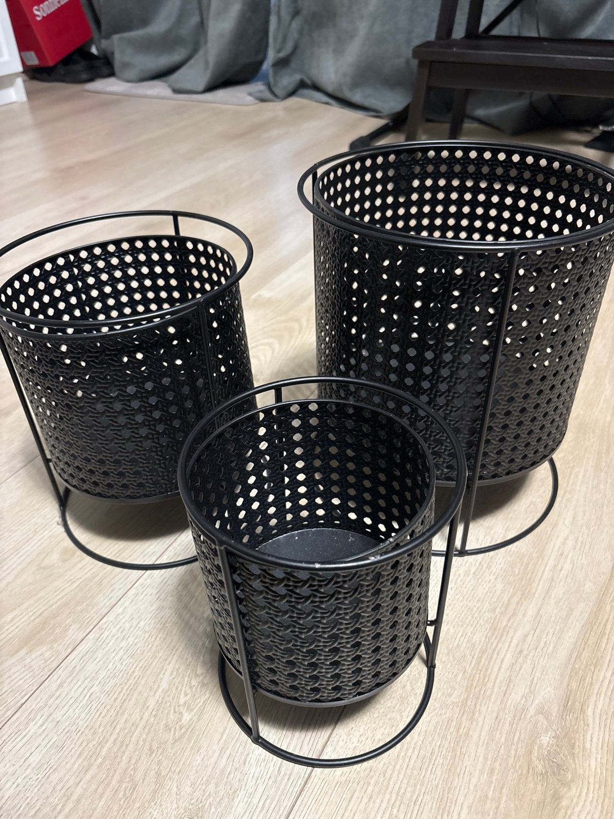 Set van 3 zwarte metalen plantenbakken met standaard, Ophalen, Zo goed als nieuw, IJzer