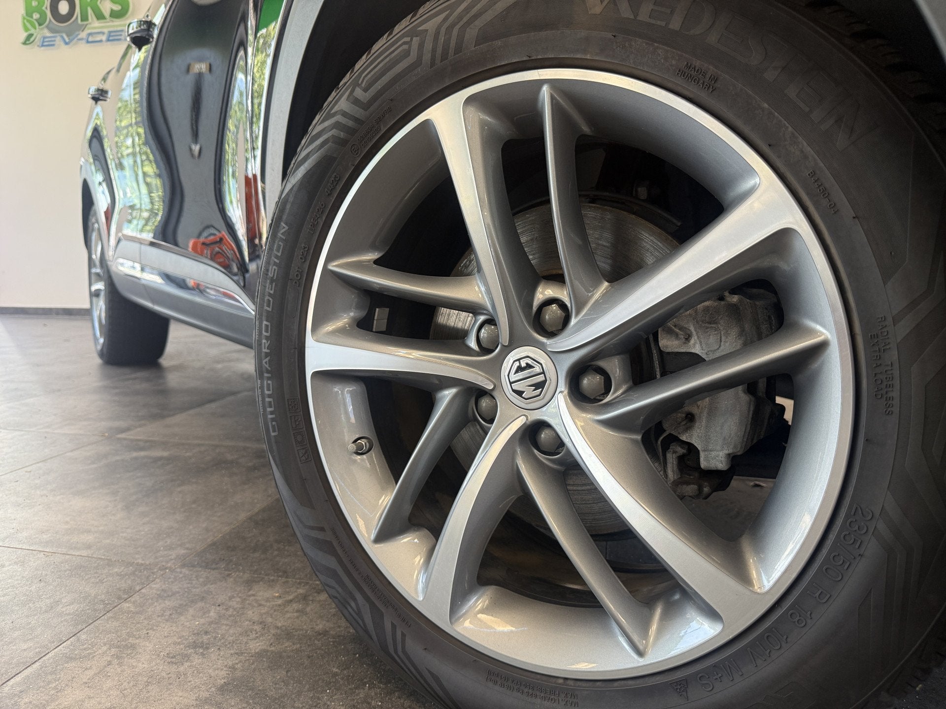 MG EHS 1.5 TGDI Luxury Panoramadak Leder Trekhaak 24 Maanden, Gebruikt, Overige brandstoffen, Zwart, Bedrijf