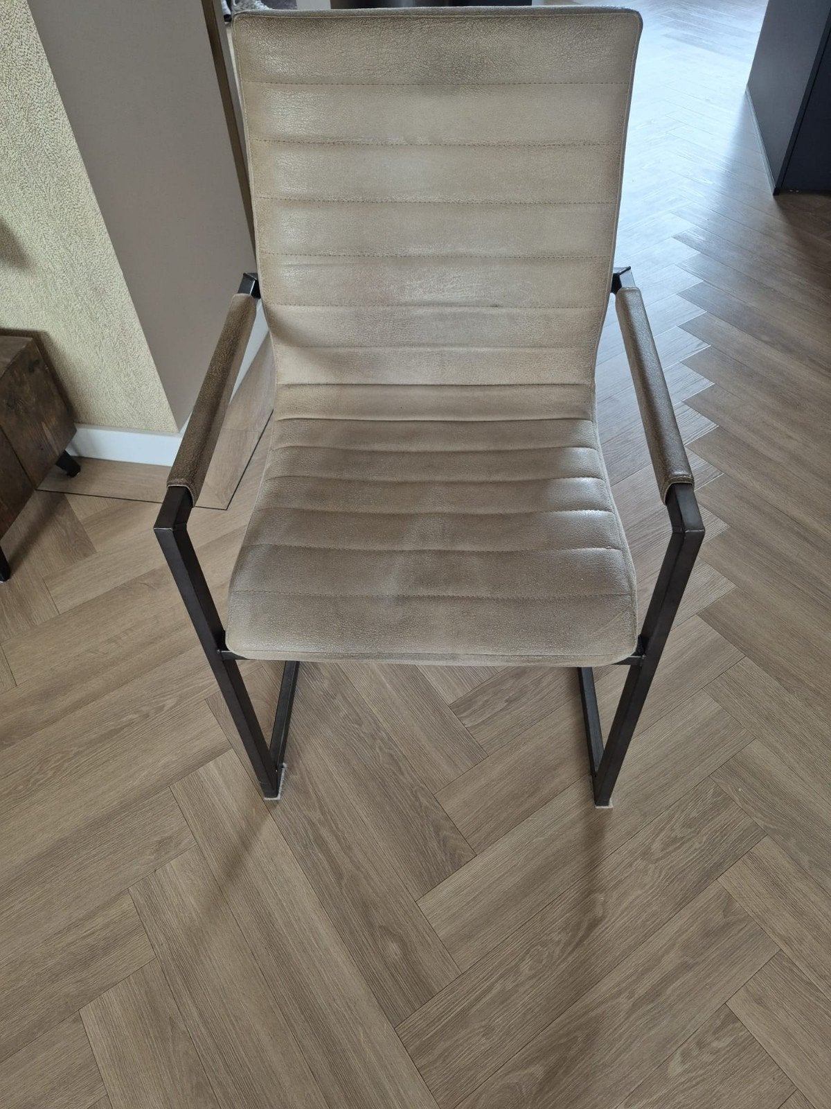Eetkamerstoelen met armleuning - Set van 4, Ophalen, Zo goed als nieuw, Metaal, Vier