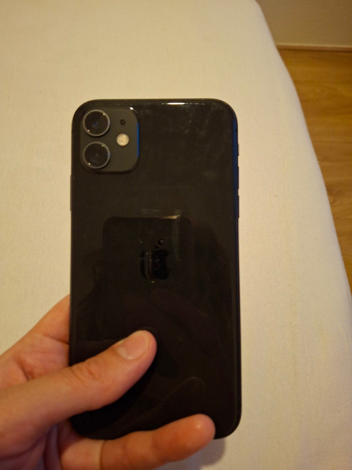 iPhone 11 met oplader en nieuwe screenprotectors, Telecommunicatie, Ophalen of Verzenden