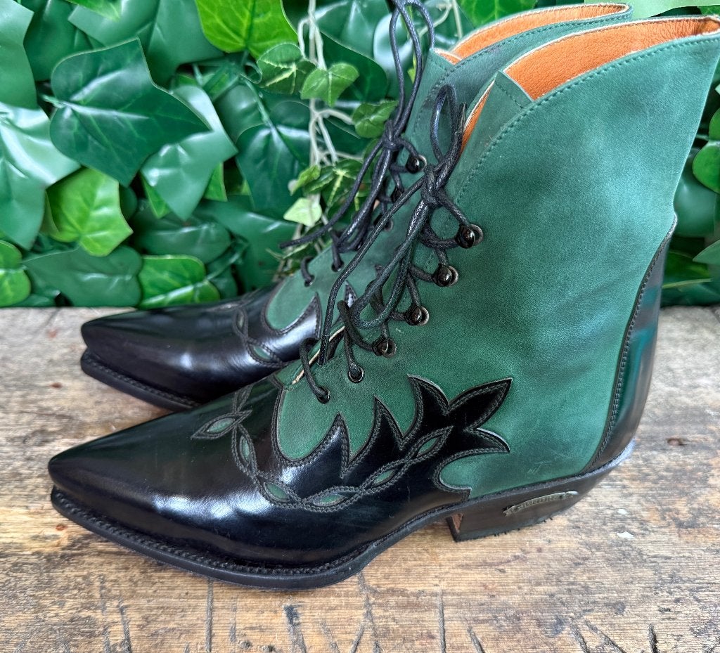 Prachtige vintage victoriaanse veterlaars sendra maat 37, Sendra, Lage of Enkellaarzen, Nieuw, Ophalen of Verzenden