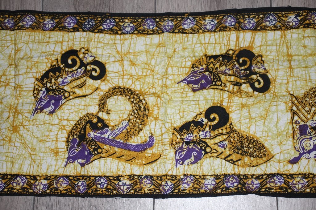 Lap 100% batik katoen stof - geel zwart paars - wayang #4607, Geel, Nieuw, Ophalen of Verzenden, 30 tot 120 cm