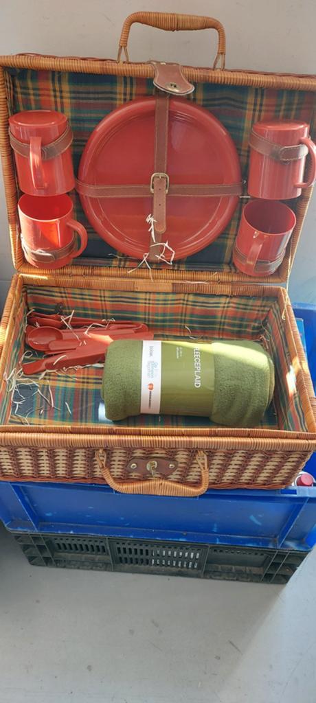 Nieuwe Picknickmand voor 4 persons inclusief kleed, Ophalen of Verzenden, Nieuw