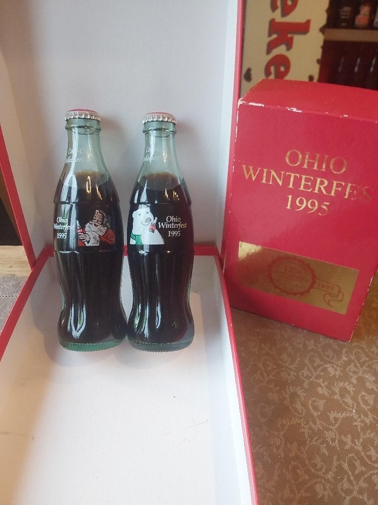 Coca Cola SET OHIO WINTERFEST 1995 COLLECTORS CLUB, Ophalen of Verzenden, Zo goed als nieuw, Gebruiksvoorwerp
