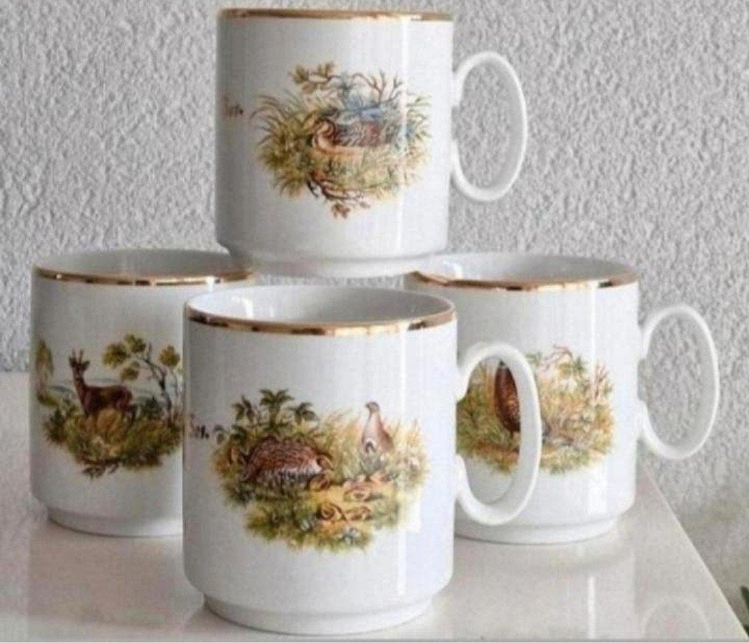 Vier Bekers Het Grote Bos, Huis en Inrichting, Keuken | Servies, Ophalen of Verzenden, Zo goed als nieuw, Overige stijlen, Kop(pen) en/of Schotel(s)