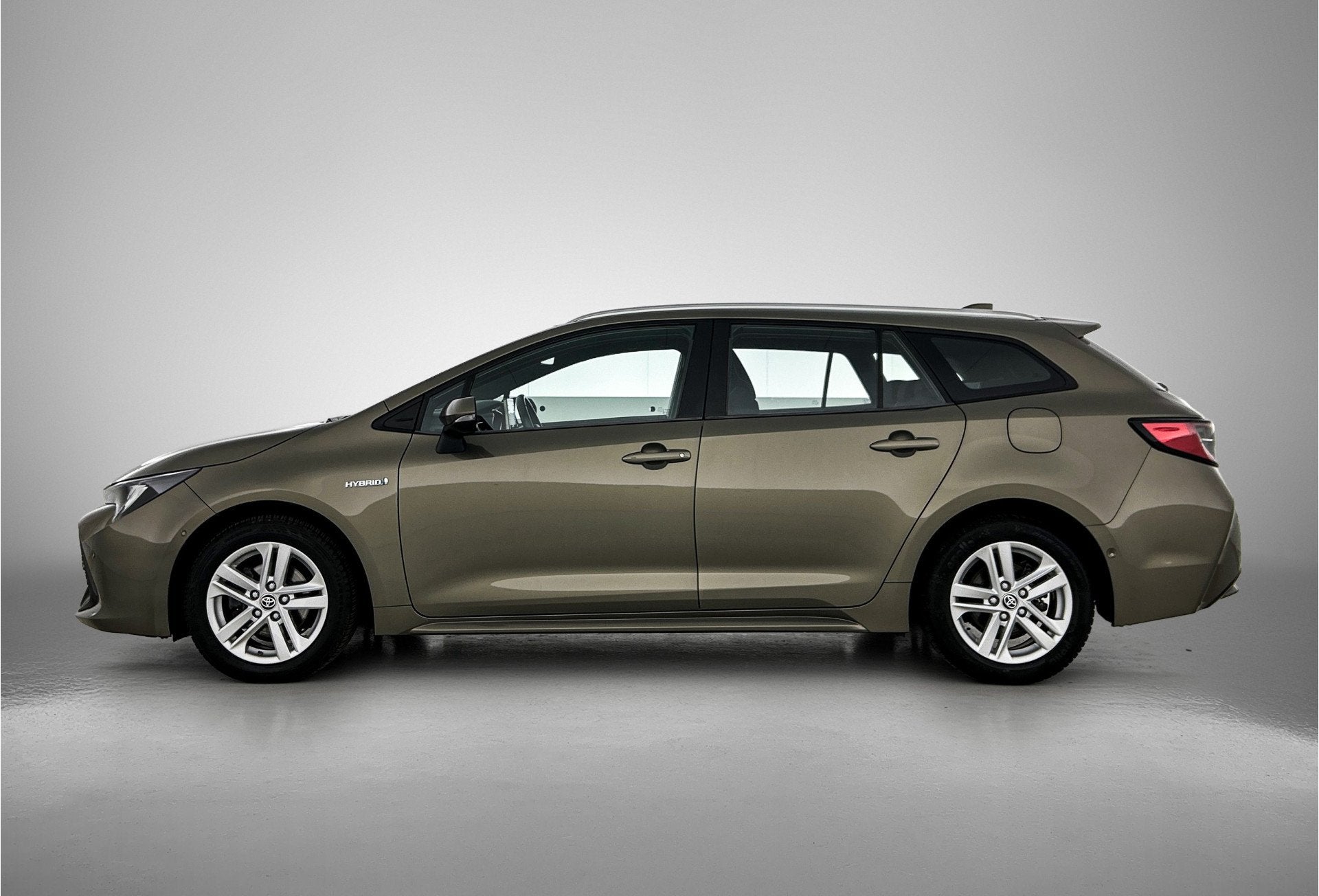 Toyota Corolla Touring Sports 1.8 Hybrid Active | Parkeersen, Gebruikt, 4 cilinders, Corolla, Grijs