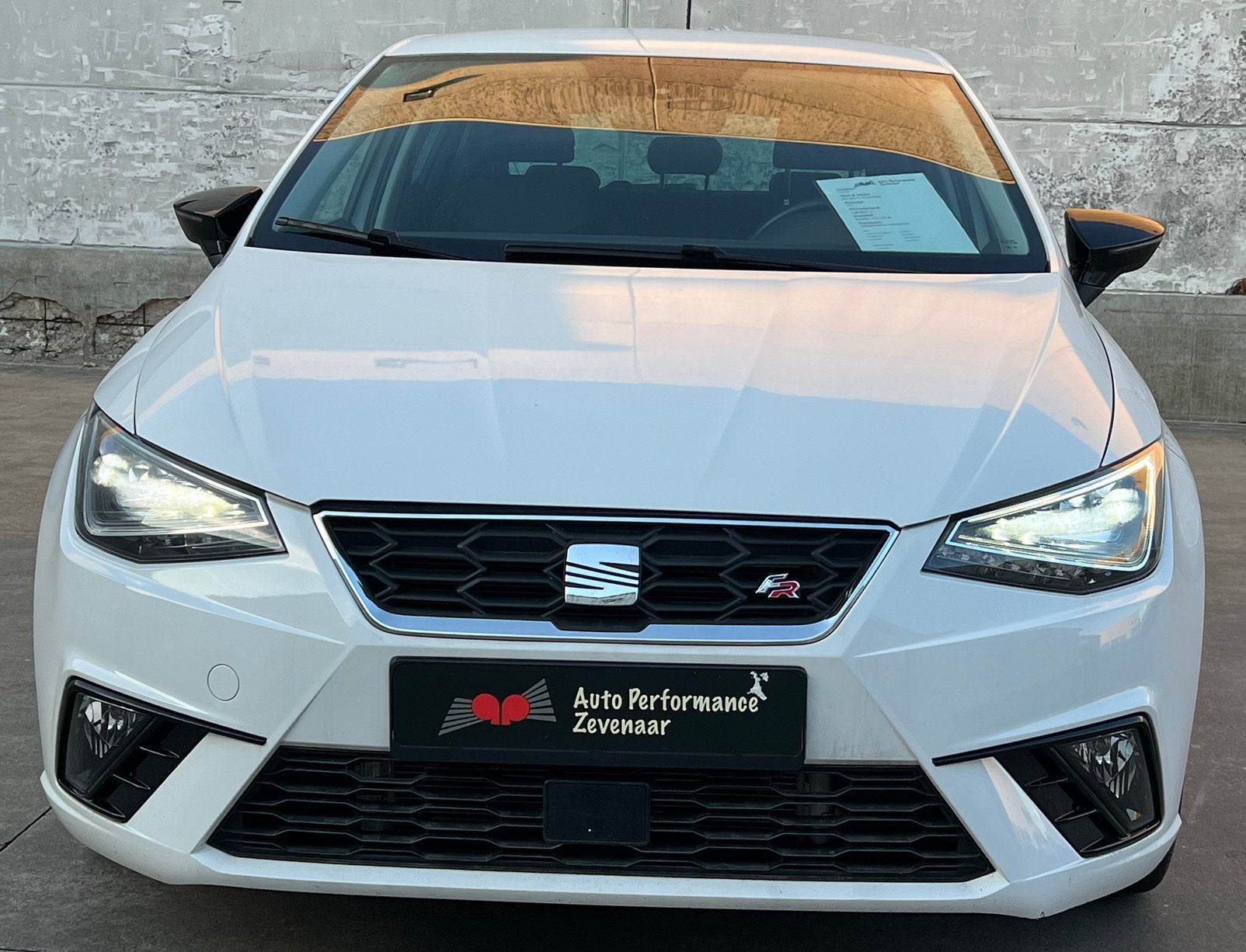 Seat Ibiza 1.0 Ecotsi 115pk 2017 Wit, Auto's, Seat, Bedrijf, Handgeschakeld, 3 cilinders, 1100 kg