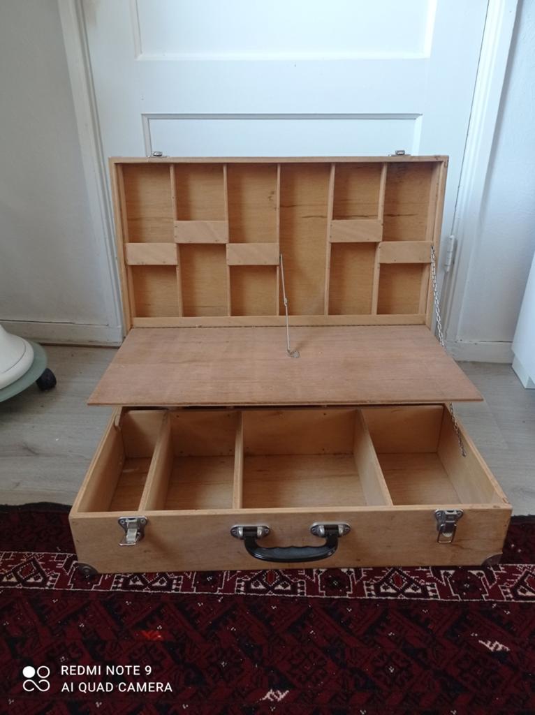 Te koop Houten Schilderijen materiaal kist 60 x 40 x 16 cm, Ophalen of Verzenden