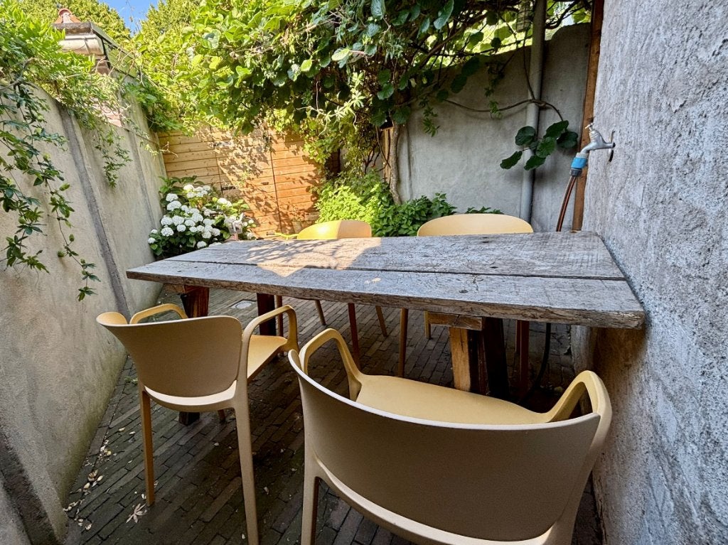 Eikenhouten tuintafel (en 4 mosterd gele stoelen), Tuin en Terras, Ophalen, Gebruikt, Rechthoekig, Hout