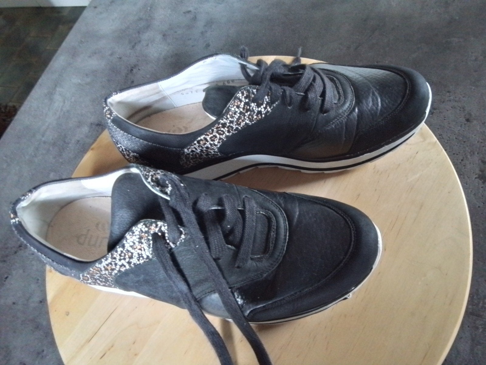 Durea Dames schoenen 6 is maat 39, Ophalen of Verzenden, Zo goed als nieuw, Zwart, Sneakers of Gympen